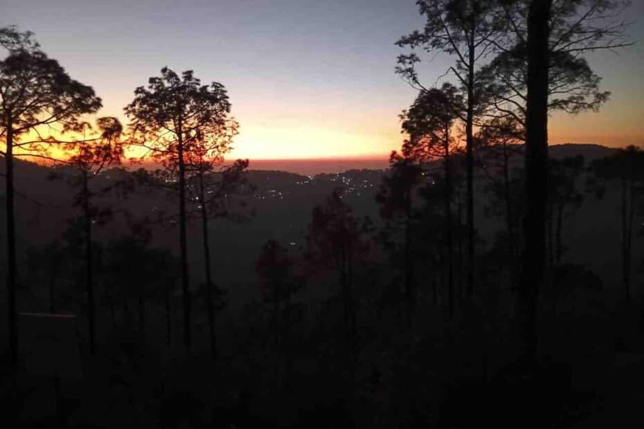 How to Become Happy Alone: 10 Life-Changing Daily Habits